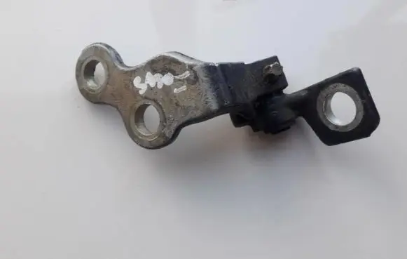 Ford Focus Rear door lower hinge xs4aa26801