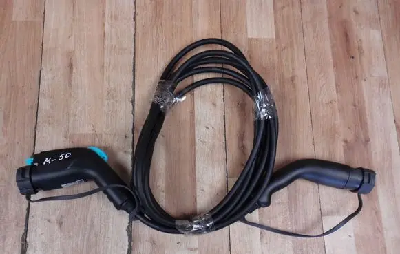 Mitsubishi Outlander Electric car charging cable 35327970