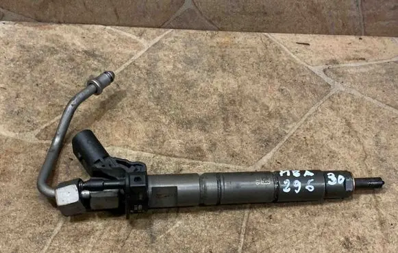 Mercedes-Benz ML W164 Fuel injector A6420701387