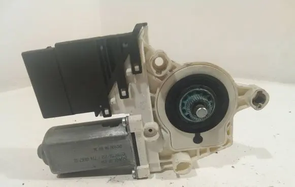 Volkswagen Jetta V Rear door window regulator with motor 1K0839401B