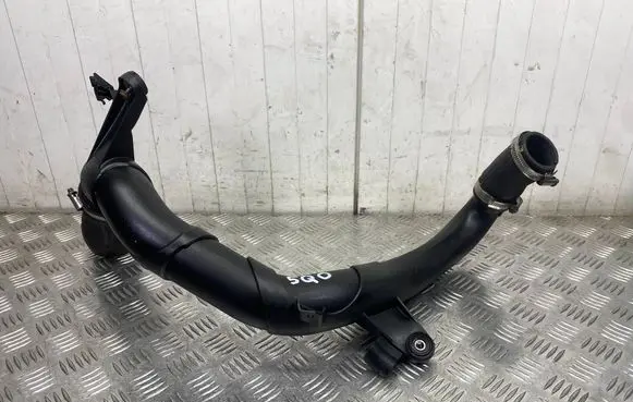 Volkswagen PASSAT B8 Intercooler hose/pipe 5Q0145840
