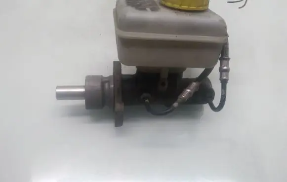 Skoda Octavia Mk1 (1U) Master brake cylinder 21027099