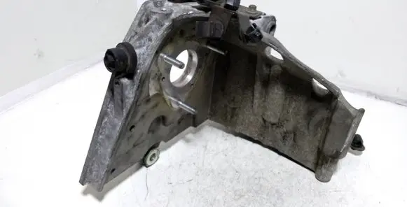 Opel Zafira B Fuel pump bracket 55187918