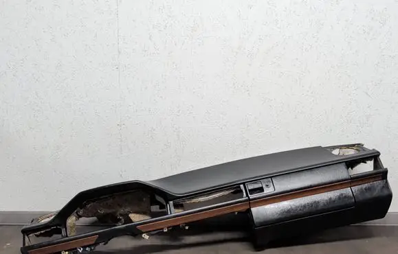 Mercedes-Benz E W124 Dashboard 1248300319 1246890091