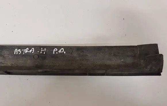 Opel Astra H Front bumper lip