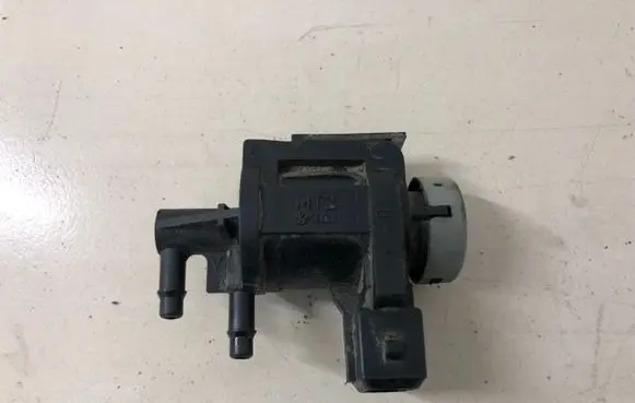 Skoda Superb B5 (3U) Turbo solenoid valve 1J0906283
