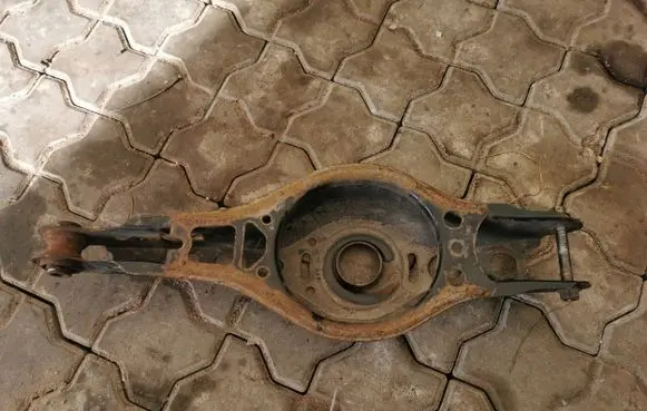 Toyota C-HR I Rear control arm 6Z29B