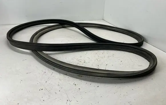 Subaru Outback (BT) Trunk rubber seal (body) 63516AN00A