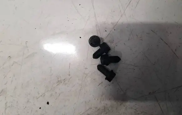 Volkswagen PASSAT B6 Nuts/bolts 