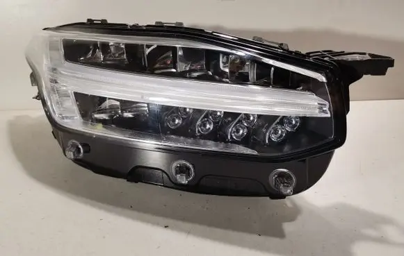 Volvo XC90 Headlight/headlamp 3146819