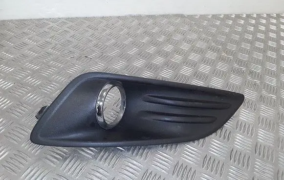 Ford Fiesta Front grill C1BB15A299A