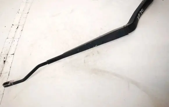 Opel Insignia A Front wiper blade arm