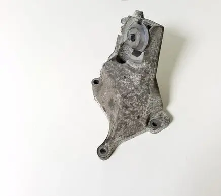 Mercedes-Benz CLS C218 X218 Engine mounting bracket A2782236204