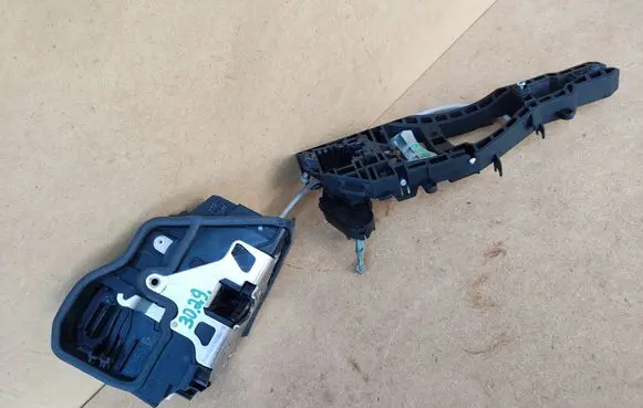 BMW X3 F25 Front door lock 51217202150 51217193264 51217319349