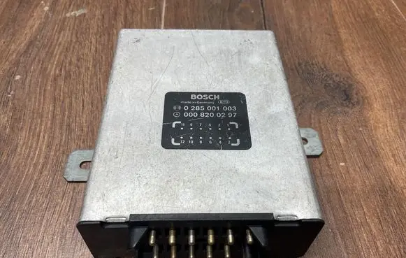 Mercedes-Benz S W126 Airbag control unit/module 0008200297 0285001003