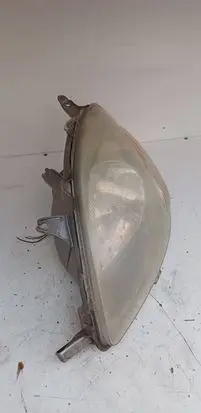Toyota Yaris Headlight/headlamp