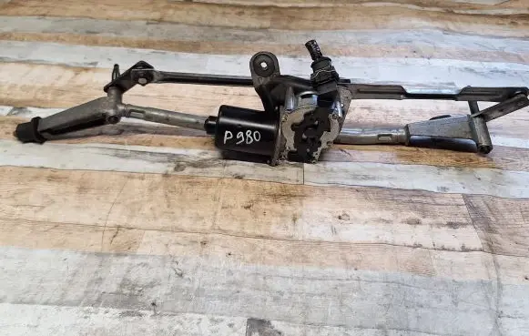Volvo V70 Front wiper linkage and motor 09151848 2324 404775