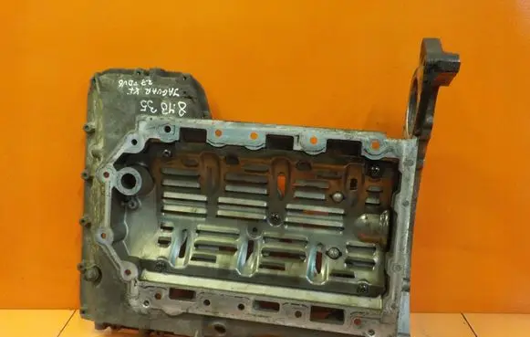 Jaguar XF X250 Oil sump 4R8Q6U004EB