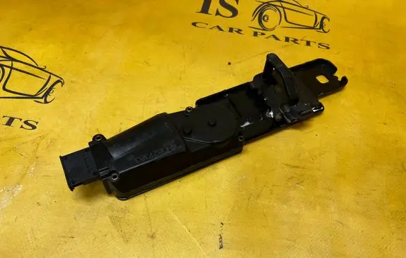 Audi A8 S8 D4 4H Tailgate/trunk/boot lock/catch/latch 4H0927383
