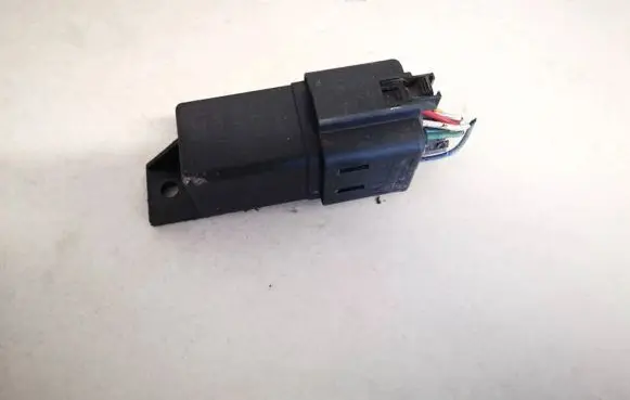 Honda Civic IX Glow plug pre-heat relay 0281003056