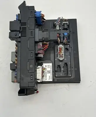 Mercedes-Benz E W211 Fuse module 2115457701