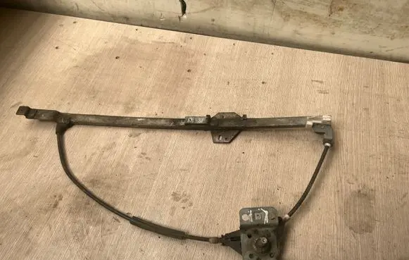 Volkswagen Transporter - Caravelle T4 Front door manual window regulator 701837501B