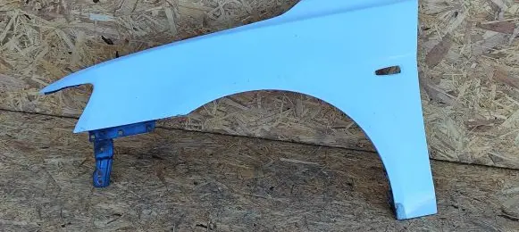 Mitsubishi Lancer VIII Fender