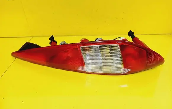 Ford Mondeo Mk III Rear/tail lights 1S71-13404-C