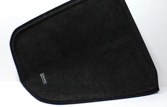 Trunk/boot floor carpet liner