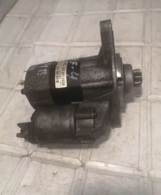 Volkswagen Golf IV Starter motor 020911023S