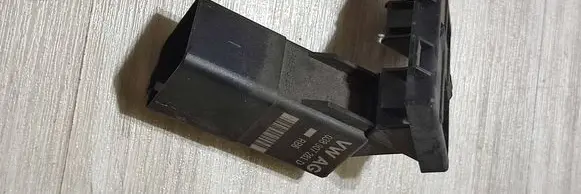 Volkswagen Caddy Glow plug pre-heat relay 038907281D