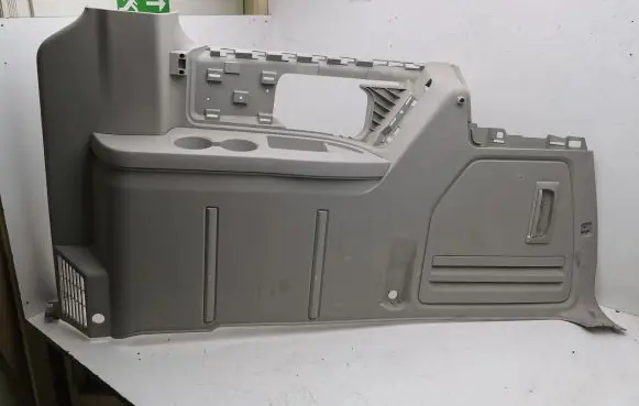 Trunk/boot side trim panel