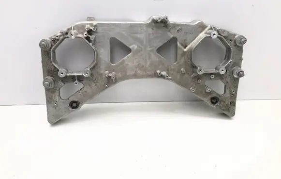Volvo XC40 Engine mounting bracket 31686305