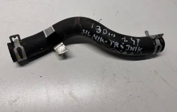 Hyundai i30 Engine coolant pipe/hose 25411F3300