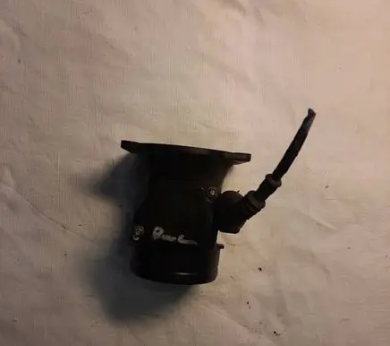 Volkswagen Golf IV Mass air flow meter 8et00914226