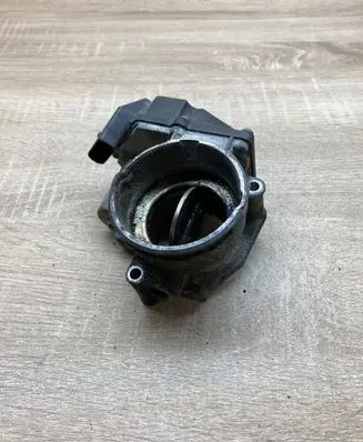 Volkswagen PASSAT B6 Throttle valve 03G128063A