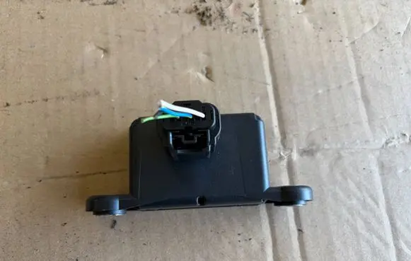 Opel Astra J ESP acceleration yaw rate sensor 13581120 25170107153 TLR112023131187FG