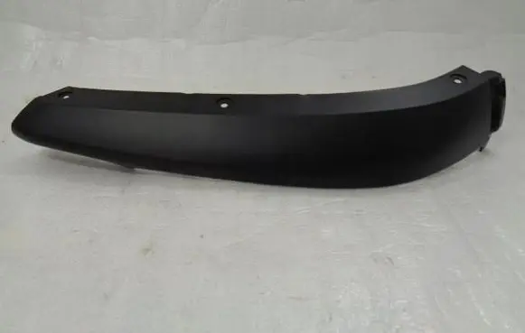 Front bumper lip