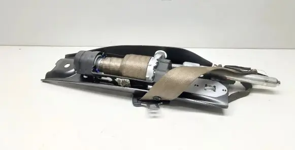 Volvo S80 Front seatbelt 30730549