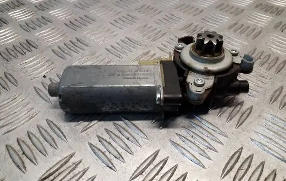 Jeep Grand Cherokee (WK) Seat adjustment motor 0390203003 82040849