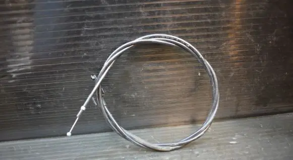 Engine bonnet/hood lock release cable