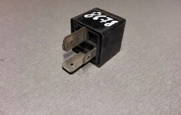 Renault Laguna I Other relay 7700821864 12V70A V23134J52X207