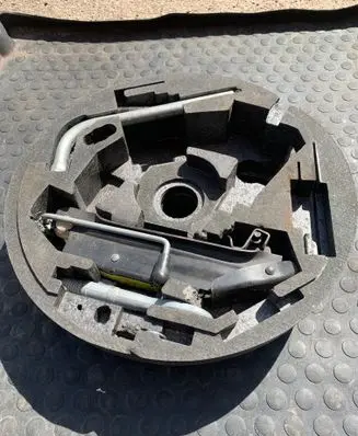 Audi A3 S3 A3 Sportback 8P Tool set 8P0012109