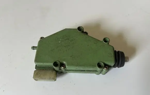 Volkswagen Transporter - Caravelle T4 Central locking motor 403681 701959783