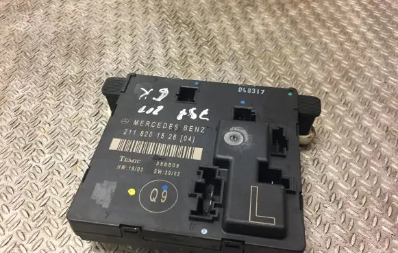 Mercedes-Benz E W211 Door control unit/module 2118201526 A2118201526