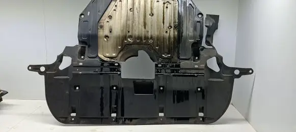 Honda CR-V Engine splash shield/under tray 