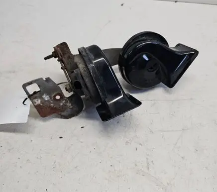 BMW 5 E60 E61 Horn signal 0092018