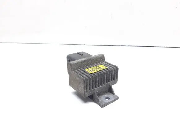 Renault Scenic III - Grand scenic III Glow plug pre-heat relay 8200859243
