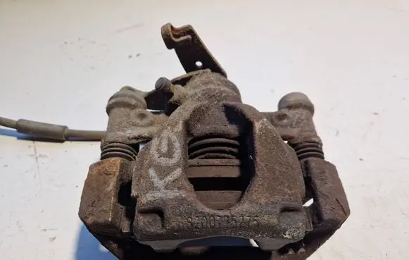 Opel Movano B Rear brake caliper 8200735275
