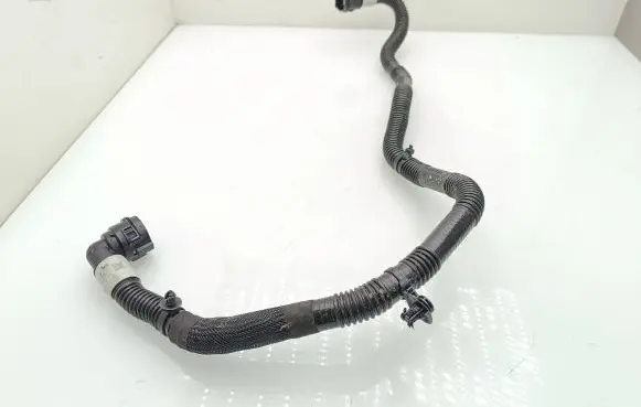 Tesla Model Y Electric car engine cooling hoses/pipes 107758500E